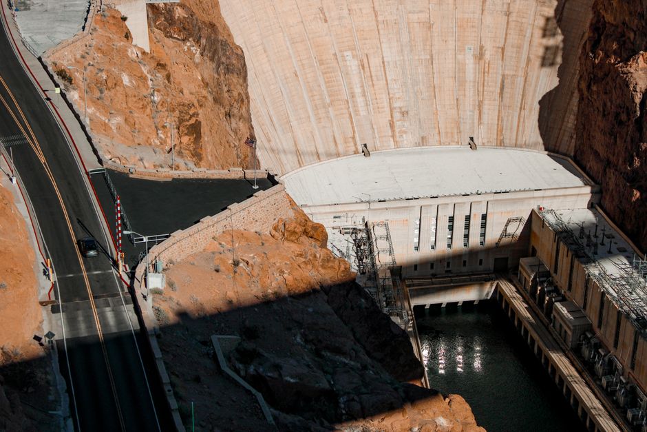 Aerial view of Hoover Dam structure and surrounding landscape